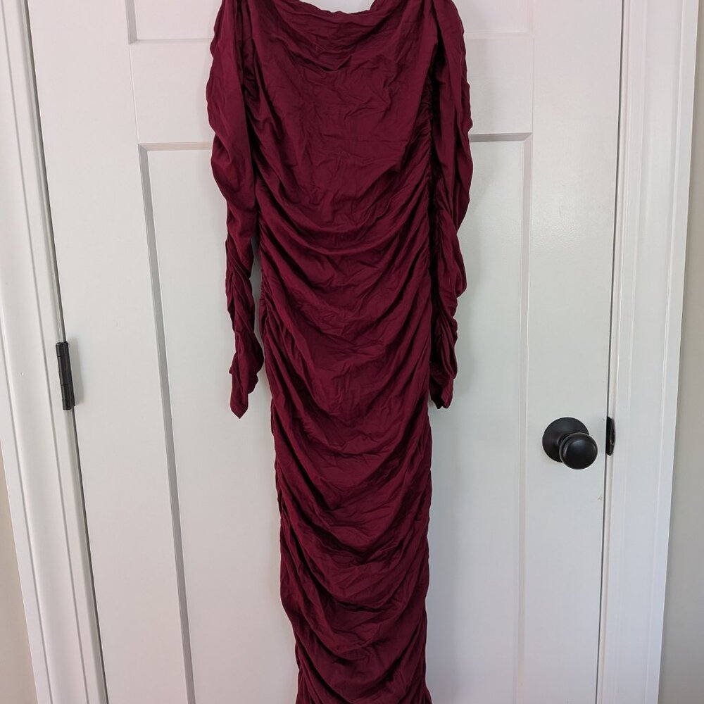 Twas The Night Vici Off The Shoulder Midi Dress - Picture 2 of 2